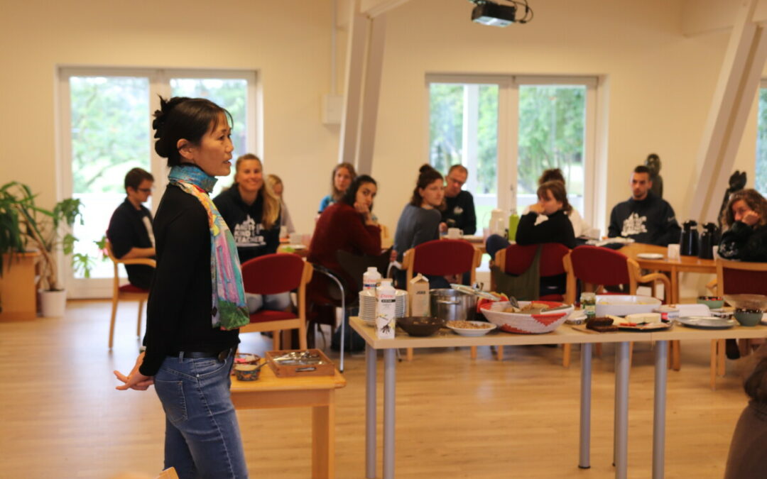 Building Community and Consensus: The Pedagogical Power of Common Meetings in Education