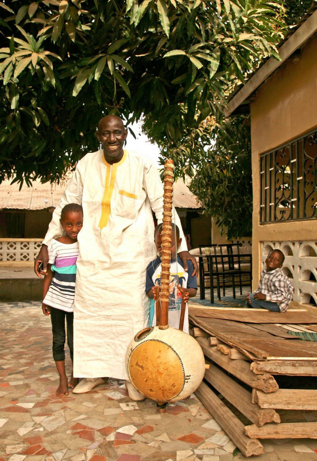 Meeting A Mandinka Griot DNS Africa Overland The Gambia meeting-a-mandinka-griot-dns-africa-overland-the-gambia